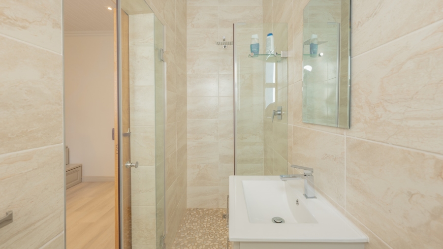 6 Bedroom Property for Sale in Struisbaai Western Cape